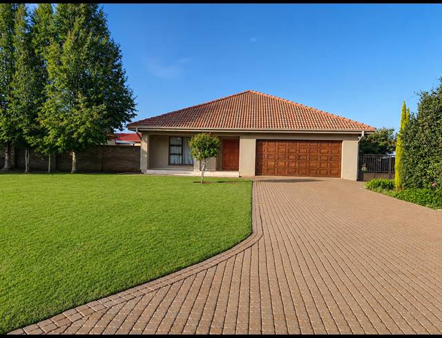 4 BEDROOM HOUSE FOR SALE IN THREE RIVERS EAST